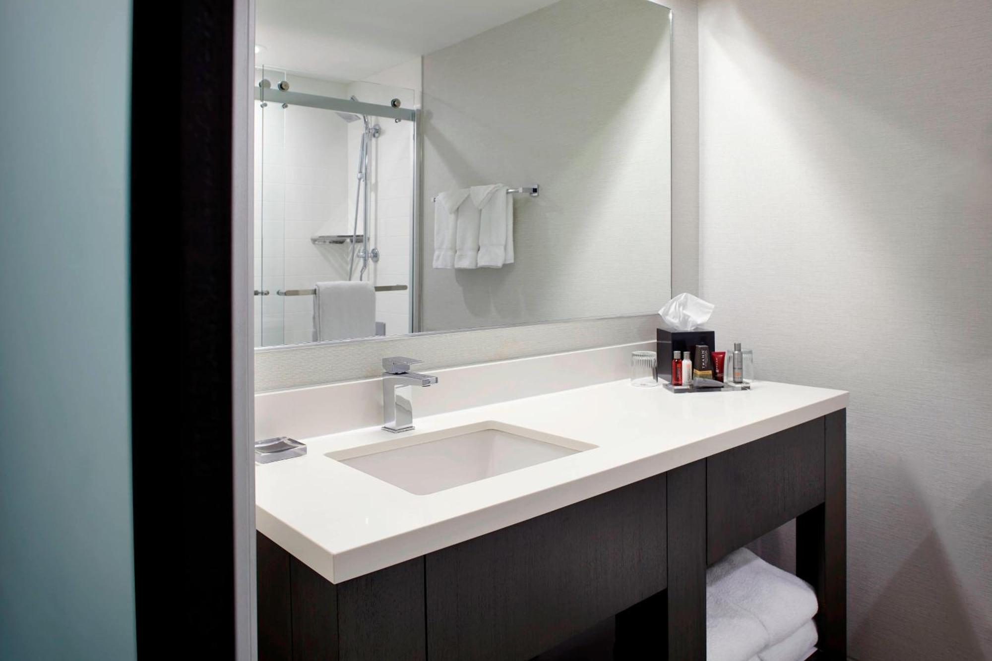 Marriott Hartford/Windsor Airport Otel Dış mekan fotoğraf