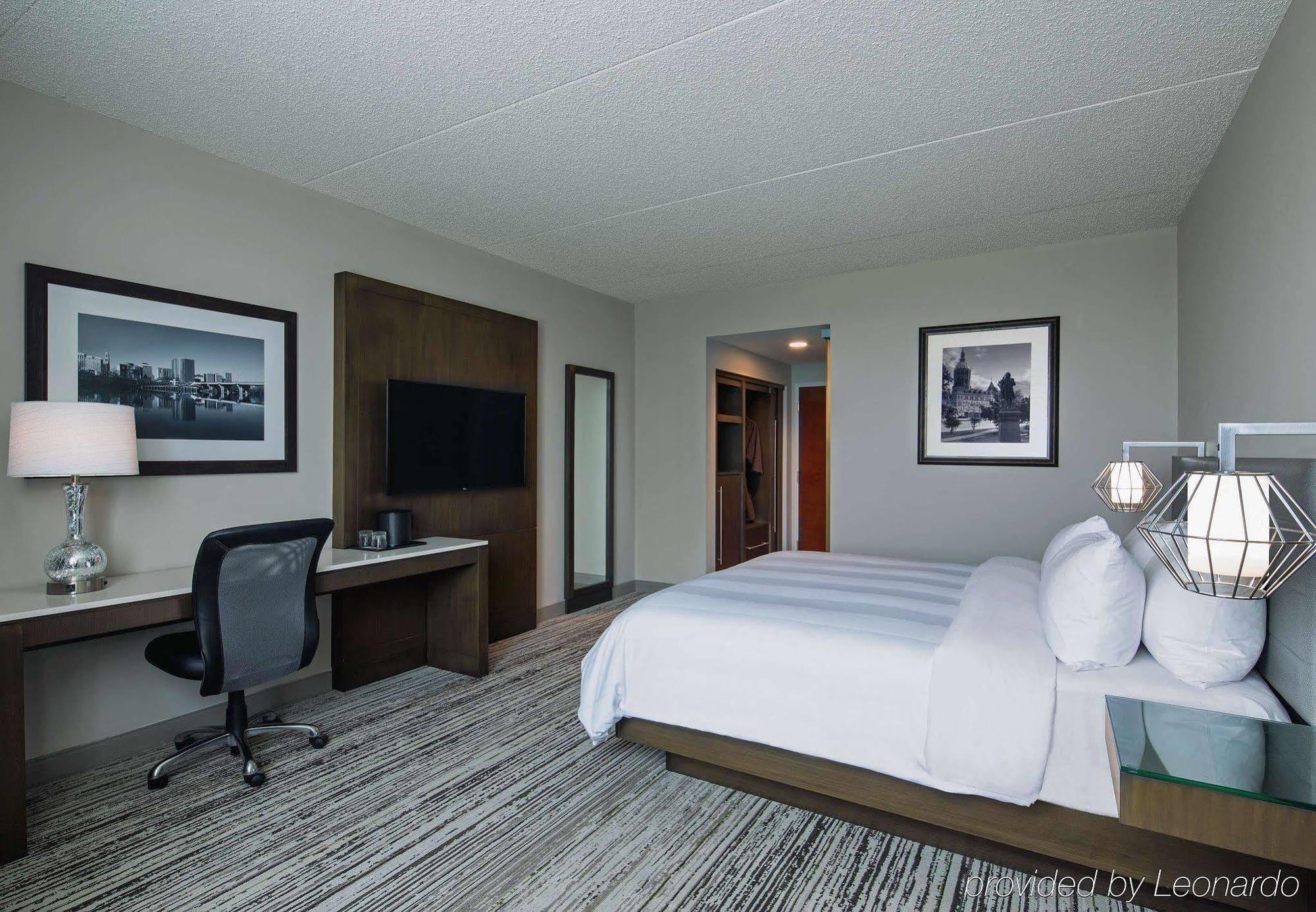 Marriott Hartford/Windsor Airport Otel Oda fotoğraf